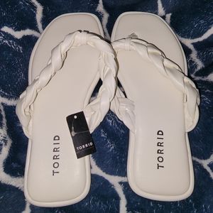 Torrid 6.5WW flat white sandals